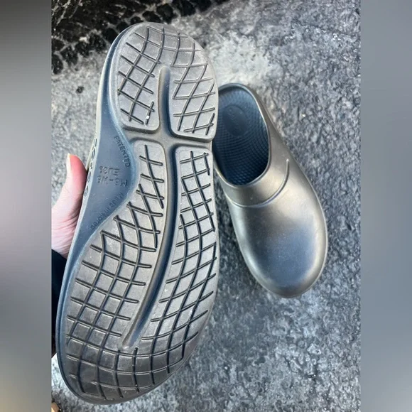 OOFOS OOcloog - Picture 3 of 4